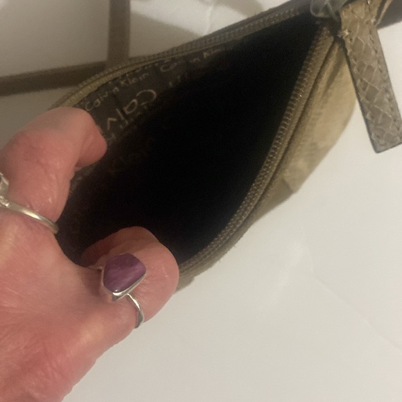 Calvin Klein mini crossbody bag - Picture 3 of 6